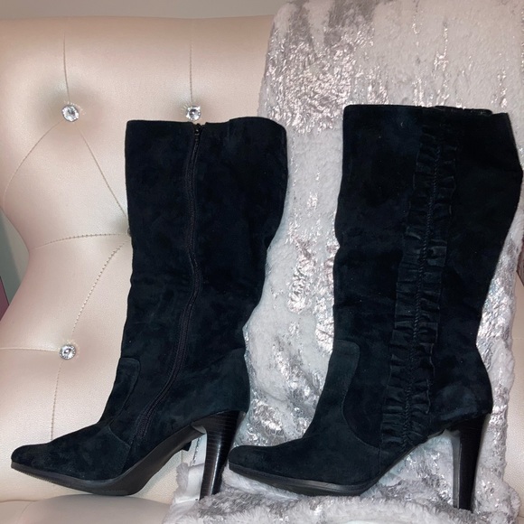 NEW Colin Stuart Black Suede Ruffle Knee High Heeled Boots Size 11M - Picture 3 of 9